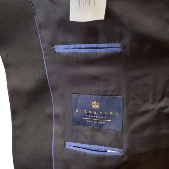 Men's Suit- Alexandre London. 44 Regular. - Picture 2 of 4